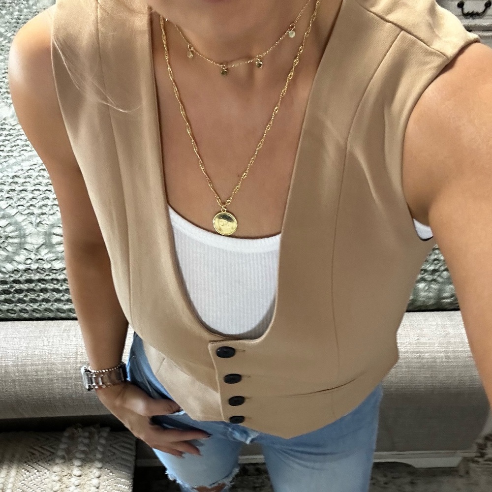New🍁Gorgeous black button ANTHRO vest - Picture 3 of 5
